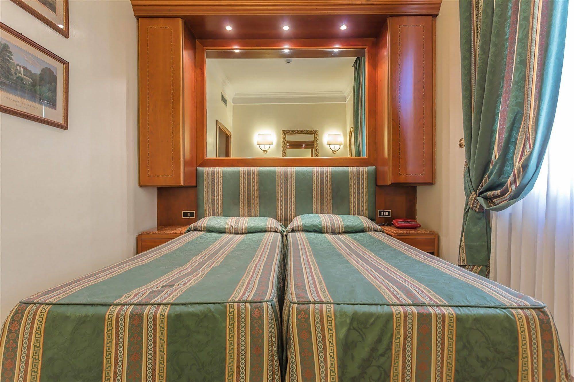 Raeli Archimede Hotel