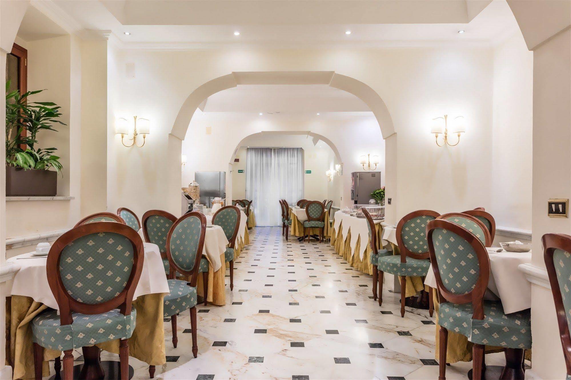 Raeli Archimede 4*